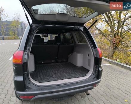 Черный Мицубиси Паджеро Спорт, объемом двигателя 2.48 л и пробегом 233 тыс. км за 13100 $, фото 5 на Automoto.ua