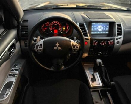 Чорний Міцубісі Паджеро Спорт, об'ємом двигуна 2.5 л та пробігом 197 тис. км за 12990 $, фото 14 на Automoto.ua