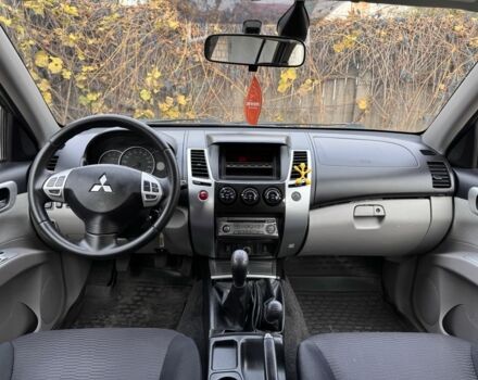 Черный Мицубиси Паджеро Спорт, объемом двигателя 2.5 л и пробегом 219 тыс. км за 12200 $, фото 12 на Automoto.ua