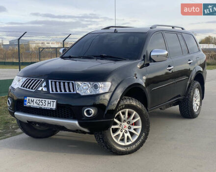 Чорний Міцубісі Паджеро Спорт, об'ємом двигуна 3 л та пробігом 255 тис. км за 12900 $, фото 1 на Automoto.ua