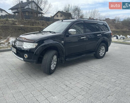 Черный Мицубиси Паджеро Спорт, объемом двигателя 2.48 л и пробегом 221 тыс. км за 15000 $, фото 1 на Automoto.ua
