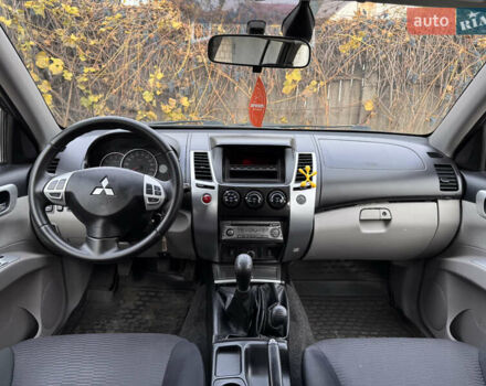 Черный Мицубиси Паджеро Спорт, объемом двигателя 2.5 л и пробегом 219 тыс. км за 12200 $, фото 33 на Automoto.ua