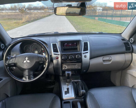 Чорний Міцубісі Паджеро Спорт, об'ємом двигуна 3 л та пробігом 255 тис. км за 12900 $, фото 8 на Automoto.ua