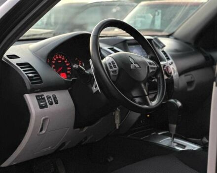 Чорний Міцубісі Паджеро Спорт, об'ємом двигуна 2.5 л та пробігом 197 тис. км за 12990 $, фото 8 на Automoto.ua