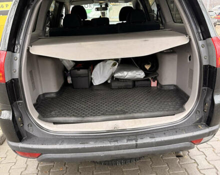 Чорний Міцубісі Паджеро Спорт, об'ємом двигуна 2.48 л та пробігом 225 тис. км за 14799 $, фото 12 на Automoto.ua