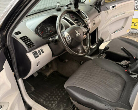 Чорний Міцубісі Паджеро Спорт, об'ємом двигуна 2.48 л та пробігом 225 тис. км за 14799 $, фото 15 на Automoto.ua