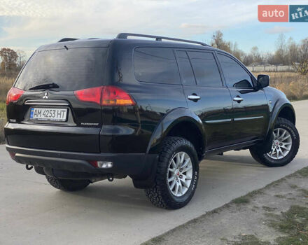 Чорний Міцубісі Паджеро Спорт, об'ємом двигуна 3 л та пробігом 255 тис. км за 12900 $, фото 3 на Automoto.ua