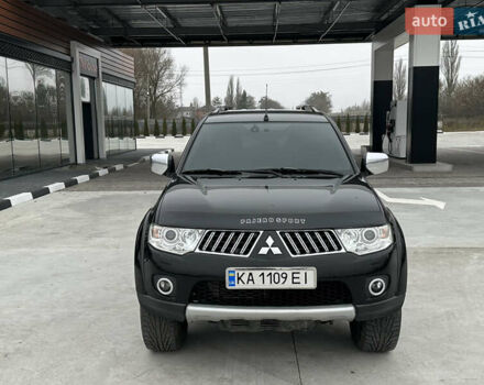 Черный Мицубиси Паджеро Спорт, объемом двигателя 2.5 л и пробегом 295 тыс. км за 13200 $, фото 5 на Automoto.ua