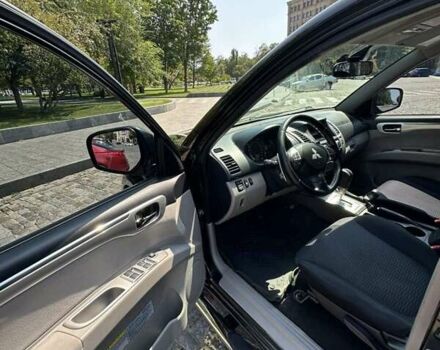 Чорний Міцубісі Паджеро Спорт, об'ємом двигуна 2.48 л та пробігом 164 тис. км за 15800 $, фото 7 на Automoto.ua