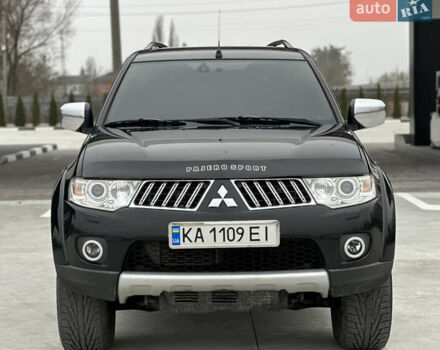 Черный Мицубиси Паджеро Спорт, объемом двигателя 2.5 л и пробегом 295 тыс. км за 13200 $, фото 1 на Automoto.ua