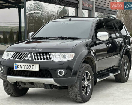 Черный Мицубиси Паджеро Спорт, объемом двигателя 2.5 л и пробегом 295 тыс. км за 13200 $, фото 2 на Automoto.ua