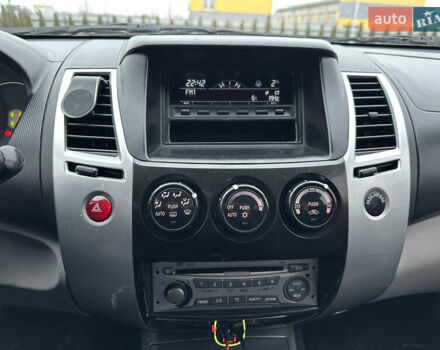 Черный Мицубиси Паджеро Спорт, объемом двигателя 2.5 л и пробегом 295 тыс. км за 13200 $, фото 41 на Automoto.ua