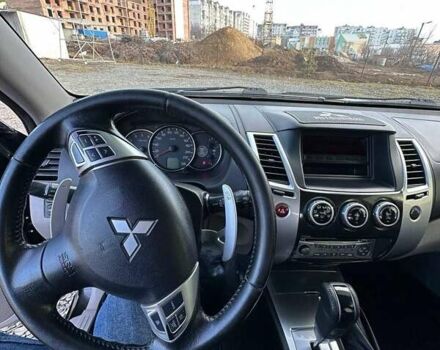 Чорний Міцубісі Паджеро Спорт, об'ємом двигуна 2.5 л та пробігом 139 тис. км за 15500 $, фото 12 на Automoto.ua