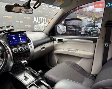 Черный Мицубиси Паджеро Спорт, объемом двигателя 2.5 л и пробегом 190 тыс. км за 14500 $, фото 11 на Automoto.ua