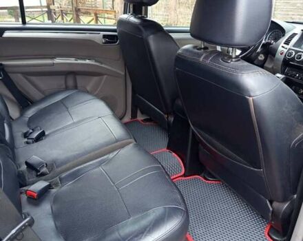 Чорний Міцубісі Паджеро Спорт, об'ємом двигуна 2.48 л та пробігом 300 тис. км за 15500 $, фото 9 на Automoto.ua