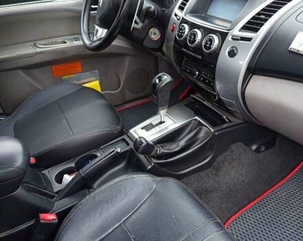 Чорний Міцубісі Паджеро Спорт, об'ємом двигуна 2.48 л та пробігом 300 тис. км за 15500 $, фото 19 на Automoto.ua