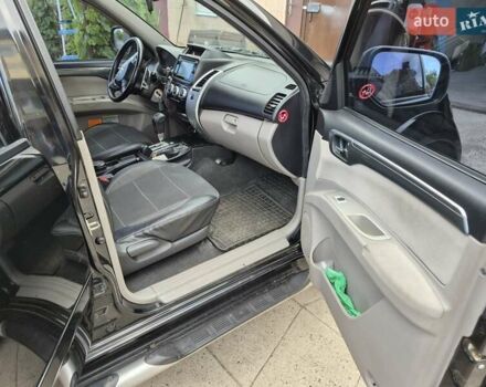 Чорний Міцубісі Паджеро Спорт, об'ємом двигуна 2.48 л та пробігом 192 тис. км за 16300 $, фото 18 на Automoto.ua