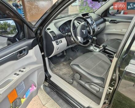 Чорний Міцубісі Паджеро Спорт, об'ємом двигуна 2.48 л та пробігом 192 тис. км за 16300 $, фото 13 на Automoto.ua