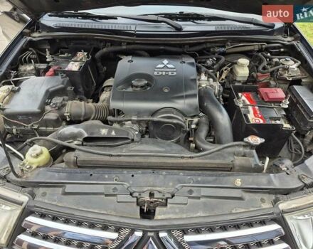 Чорний Міцубісі Паджеро Спорт, об'ємом двигуна 2.48 л та пробігом 192 тис. км за 16300 $, фото 19 на Automoto.ua