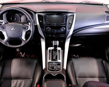 Черный Мицубиси Паджеро Спорт, объемом двигателя 2.4 л и пробегом 182 тыс. км за 19900 $, фото 6 на Automoto.ua