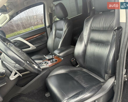 Черный Мицубиси Паджеро Спорт, объемом двигателя 2.44 л и пробегом 135 тыс. км за 22500 $, фото 2 на Automoto.ua