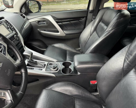 Черный Мицубиси Паджеро Спорт, объемом двигателя 2.44 л и пробегом 119 тыс. км за 19999 $, фото 45 на Automoto.ua