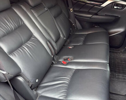 Чорний Міцубісі Паджеро Спорт, об'ємом двигуна 2.44 л та пробігом 96 тис. км за 28799 $, фото 31 на Automoto.ua