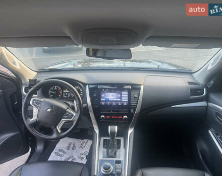 Черный Мицубиси Паджеро Спорт, объемом двигателя 2.44 л и пробегом 16 тыс. км за 40500 $, фото 4 на Automoto.ua