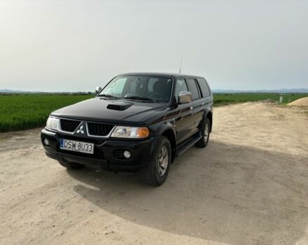 Черный Мицубиси Паджеро Спорт, объемом двигателя 2.5 л и пробегом 301 тыс. км за 2950 $, фото 1 на Automoto.ua