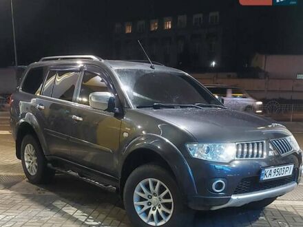 Чорний Міцубісі Паджеро Спорт, об'ємом двигуна 2.5 л та пробігом 256 тис. км за 12800 $, фото 1 на Automoto.ua