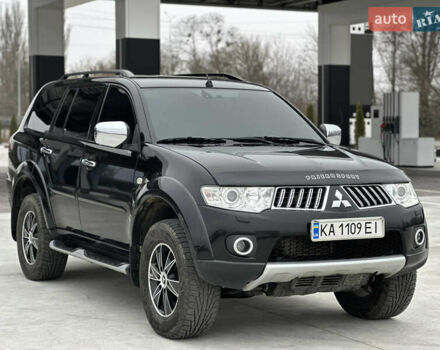 Черный Мицубиси Паджеро Спорт, объемом двигателя 2.5 л и пробегом 295 тыс. км за 13200 $, фото 1 на Automoto.ua