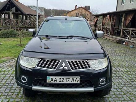 Черный Мицубиси Паджеро Спорт, объемом двигателя 2.48 л и пробегом 300 тыс. км за 15500 $, фото 1 на Automoto.ua