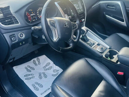 Черный Мицубиси Паджеро Спорт, объемом двигателя 2.44 л и пробегом 16 тыс. км за 40500 $, фото 1 на Automoto.ua