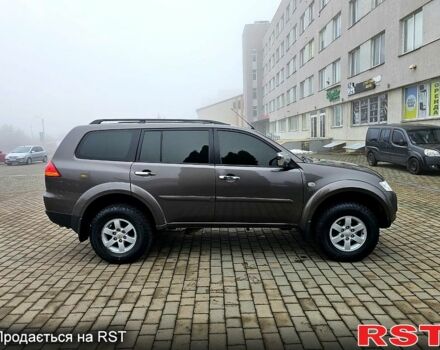Коричневий Міцубісі Паджеро Спорт, об'ємом двигуна 2.5 л та пробігом 395 тис. км за 14000 $, фото 3 на Automoto.ua