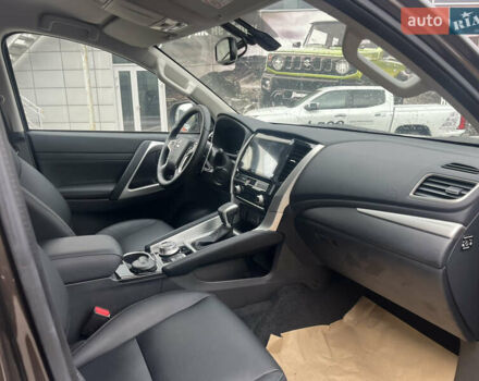 Коричневый Мицубиси Паджеро Спорт, объемом двигателя 2.44 л и пробегом 1 тыс. км за 46208 $, фото 7 на Automoto.ua