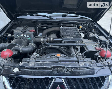 Мицубиси Паджеро Спорт, объемом двигателя 2.5 л и пробегом 284 тыс. км за 12200 $, фото 9 на Automoto.ua