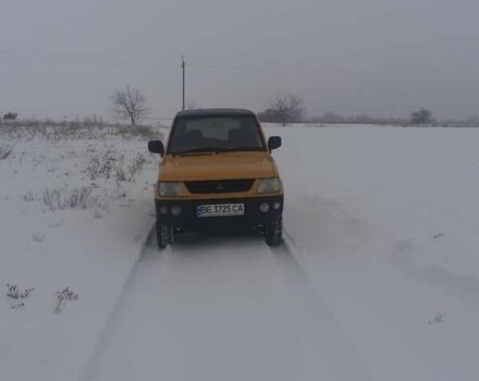 Желтый Мицубиси Паджеро Спорт, объемом двигателя 0.6 л и пробегом 150 тыс. км за 3200 $, фото 2 на Automoto.ua