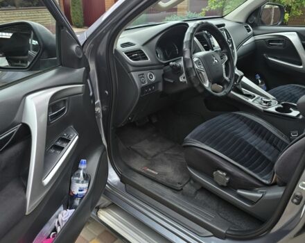 Сірий Міцубісі Паджеро Спорт, об'ємом двигуна 2.5 л та пробігом 45 тис. км за 2500 $, фото 7 на Automoto.ua