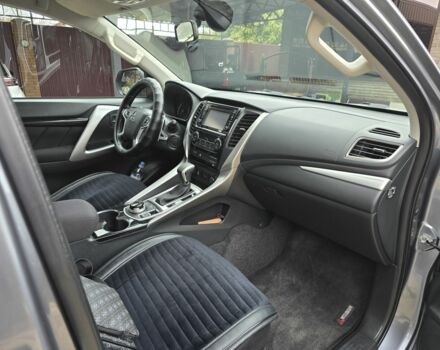 Сірий Міцубісі Паджеро Спорт, об'ємом двигуна 2.5 л та пробігом 45 тис. км за 2500 $, фото 6 на Automoto.ua