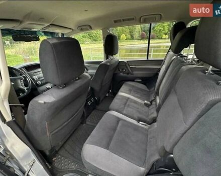 Серый Мицубиси Паджеро Спорт, объемом двигателя 3 л и пробегом 228 тыс. км за 5000 $, фото 3 на Automoto.ua