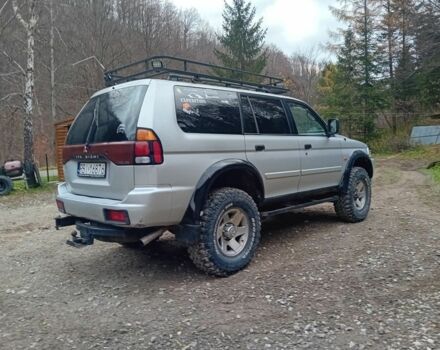 Сірий Міцубісі Паджеро Спорт, об'ємом двигуна 3 л та пробігом 376 тис. км за 2100 $, фото 3 на Automoto.ua