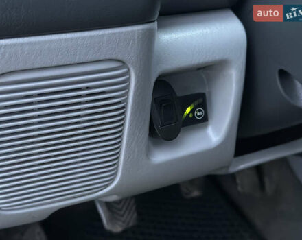 Сірий Міцубісі Паджеро Спорт, об'ємом двигуна 3 л та пробігом 250 тис. км за 5999 $, фото 22 на Automoto.ua