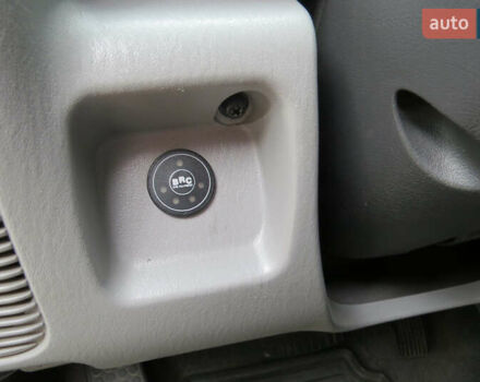 Сірий Міцубісі Паджеро Спорт, об'ємом двигуна 2.97 л та пробігом 220 тис. км за 10500 $, фото 18 на Automoto.ua