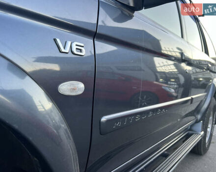 Серый Мицубиси Паджеро Спорт, объемом двигателя 2.97 л и пробегом 322 тыс. км за 8799 $, фото 5 на Automoto.ua