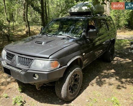 Сірий Міцубісі Паджеро Спорт, об'ємом двигуна 3 л та пробігом 280 тис. км за 6500 $, фото 1 на Automoto.ua