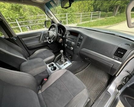 Сірий Міцубісі Паджеро Спорт, об'ємом двигуна 3.2 л та пробігом 190 тис. км за 5000 $, фото 5 на Automoto.ua