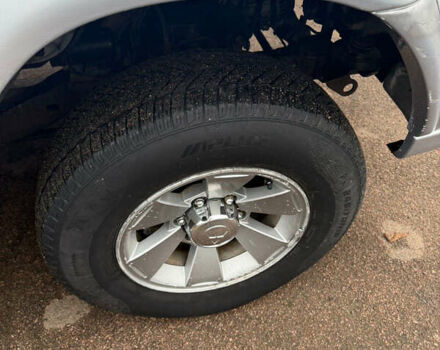 Сірий Міцубісі Паджеро Спорт, об'ємом двигуна 2.5 л та пробігом 300 тис. км за 8800 $, фото 4 на Automoto.ua