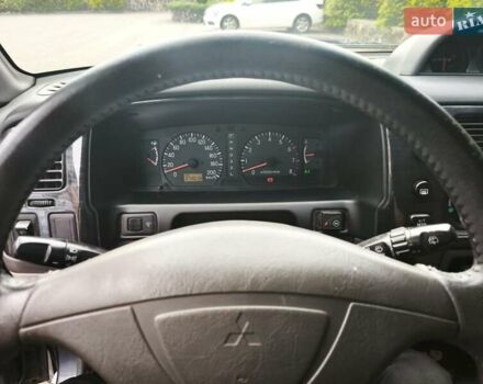 Сірий Міцубісі Паджеро Спорт, об'ємом двигуна 3 л та пробігом 375 тис. км за 8000 $, фото 8 на Automoto.ua
