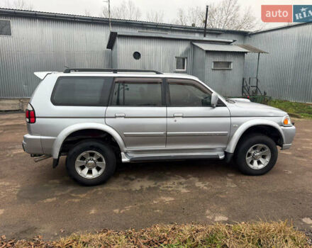Сірий Міцубісі Паджеро Спорт, об'ємом двигуна 2.5 л та пробігом 300 тис. км за 8800 $, фото 3 на Automoto.ua