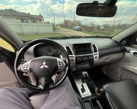 Сірий Міцубісі Паджеро Спорт, об'ємом двигуна 2.5 л та пробігом 170 тис. км за 13500 $, фото 11 на Automoto.ua